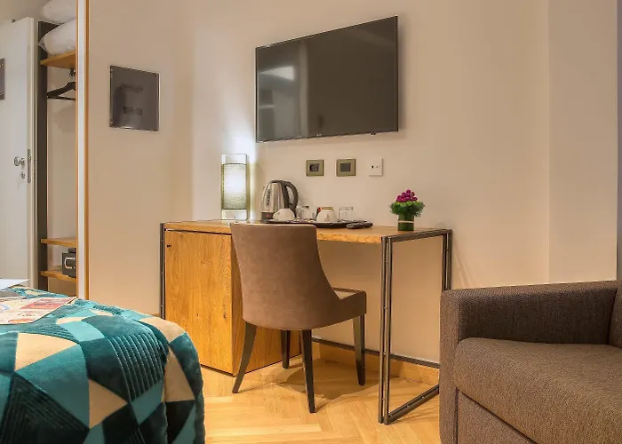 Navona Essence 3* Roma