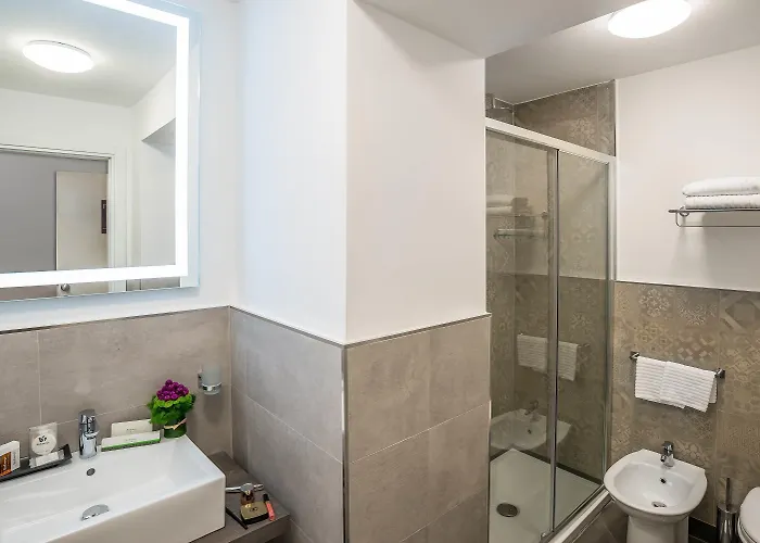 Ξενοδοχείο Navona Essence 3*